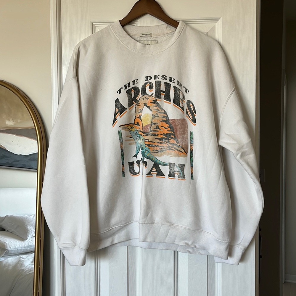 Abercrombie graphic crewneck